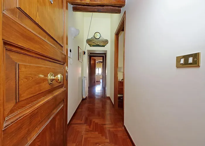 Appartement Classic Next To Popolo Square